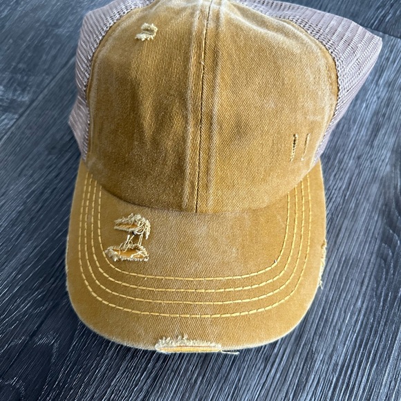 C.C cross cross hats - Picture 5 of 8